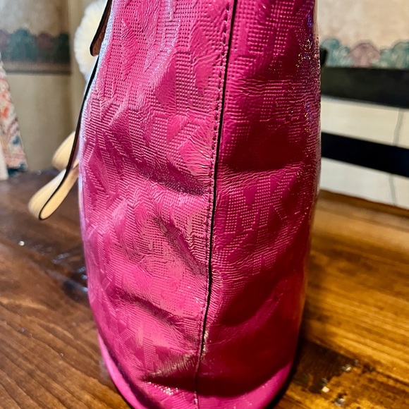 Michael kors Pink Tote Bag with White Pom Pom - Picture 4 of 13